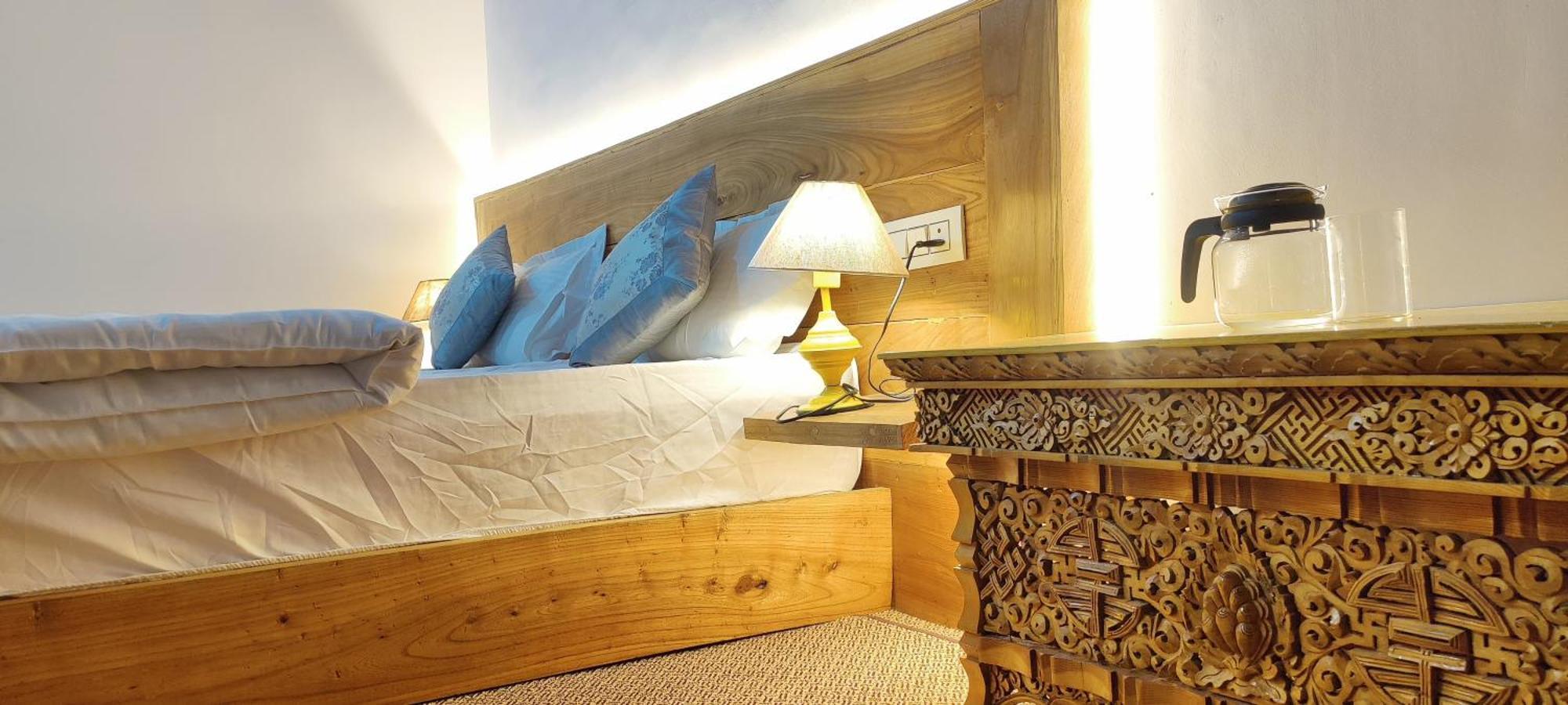 Traveller Nest Hotel Deskit Exterior photo