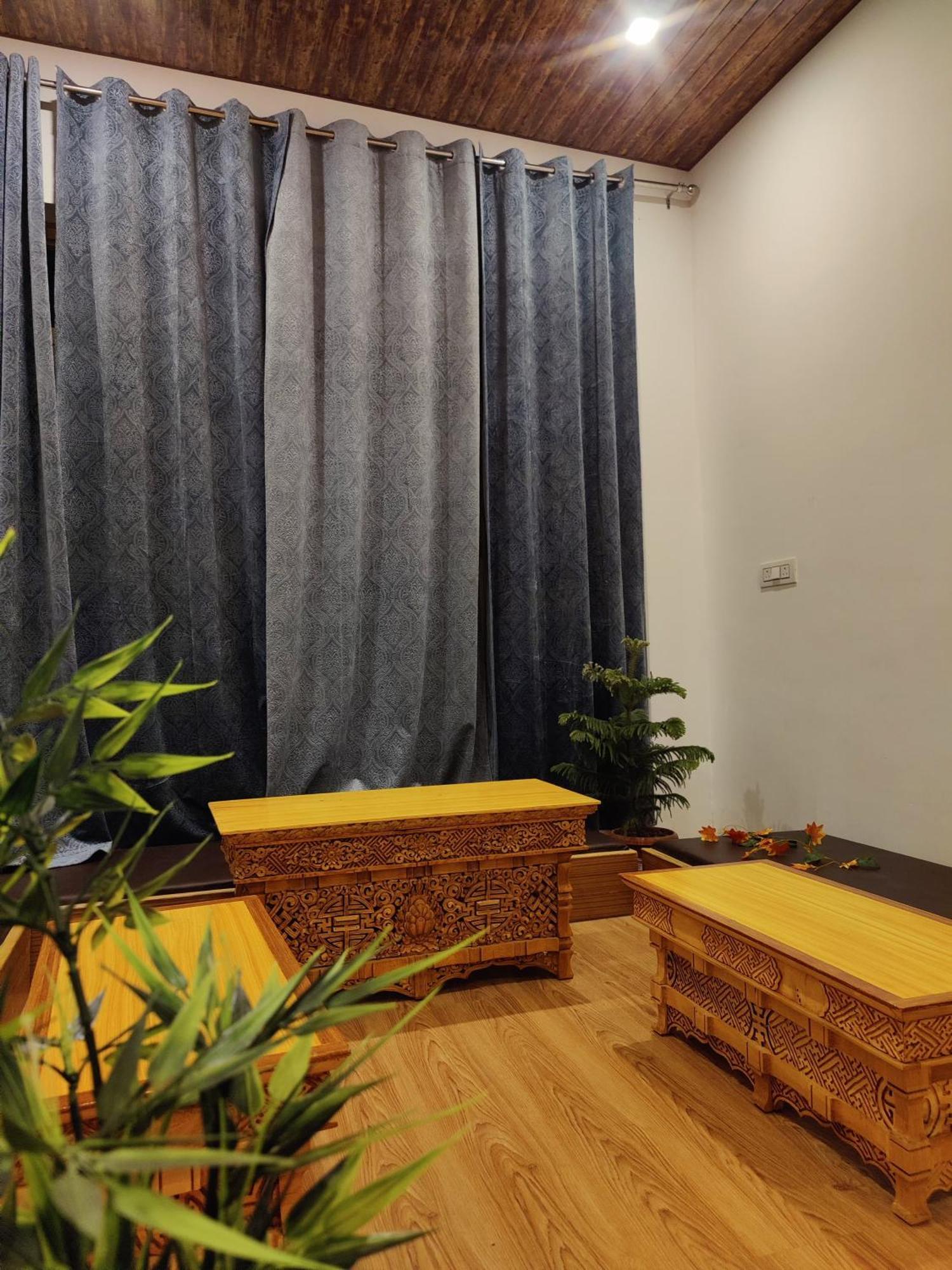 Traveller Nest Hotel Deskit Exterior photo